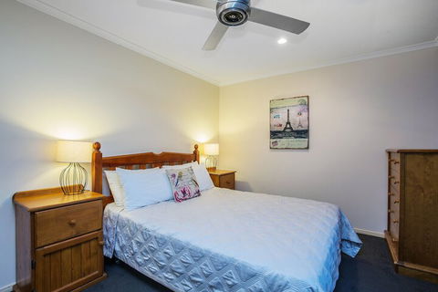 Anaheim Family Oasis - Accommodation Bookings 2