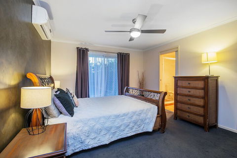 Anaheim Family Oasis - Accommodation Bookings 3