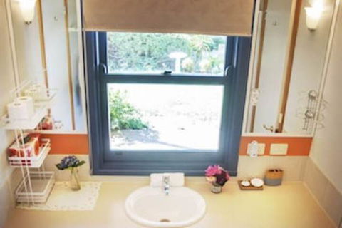 Artee House - A Bright Escape - Accommodation Bookings 6