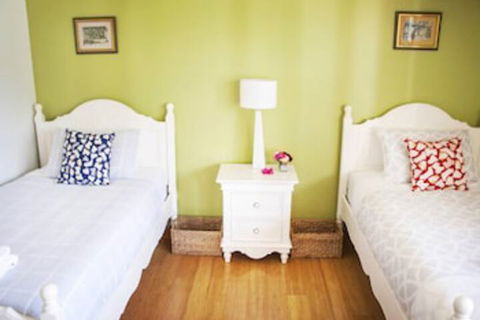 Artee House - A Bright Escape - Accommodation Bookings 7