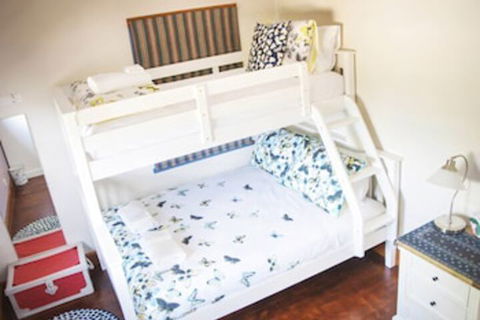 Artee House - A Bright Escape - Accommodation Bookings 3