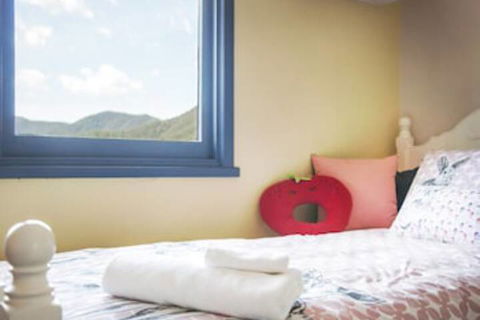 Artee House - A Bright Escape - Accommodation Bookings 2