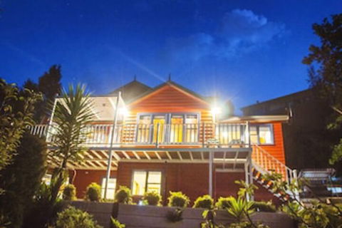 Artee House - A Bright Escape - Accommodation Bookings 0