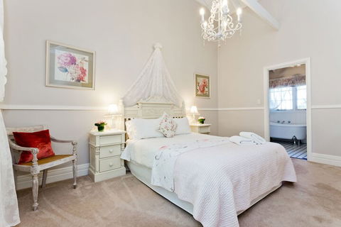 Oak Tree Cottage - Mundaring - Accommodation Bookings 6
