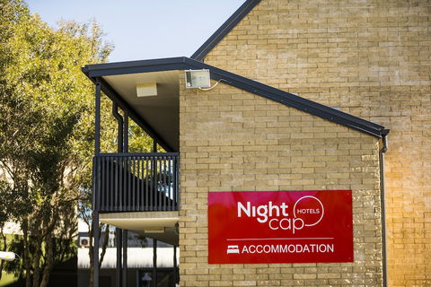 Nightcap At Kawana Waters Hotel - Accommodation Bookings 3