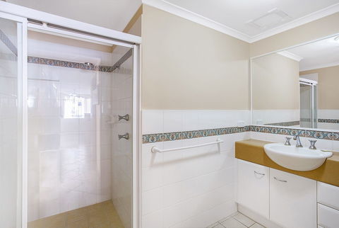 Seashells Unit 6 / 21 Magnus Street - Accommodation Bookings 5