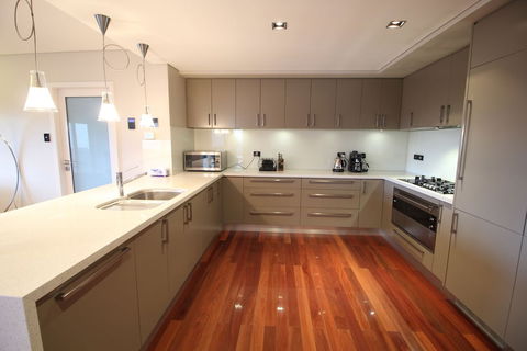 Sunny Sandy Bay Apartment - Accommodation Bookings 2