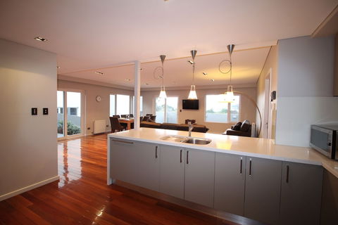 Sunny Sandy Bay Apartment - Accommodation Bookings 4