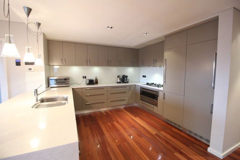 Sunny Sandy Bay Apartment - Accommodation Bookings 3