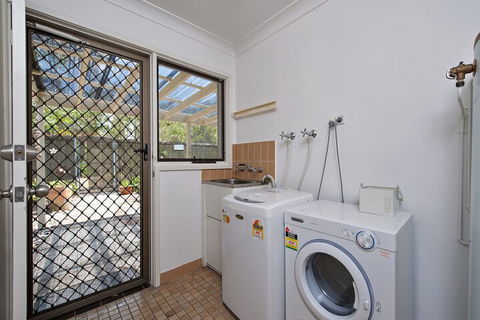 Beach House 5 Gretel Close - Accommodation Bookings 1