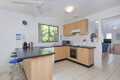 Beach House 5 Gretel Close - Accommodation Bookings 4