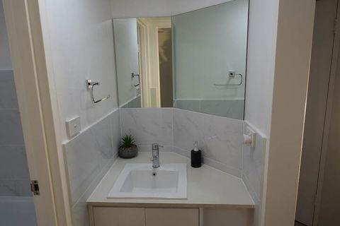 Nicholli, Bay Parklands, Unit 21/2 Gowrie Avenue - Accommodation Bookings 3