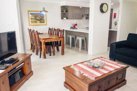 Nicholli, Bay Parklands, Unit 21/2 Gowrie Avenue - Accommodation Bookings 0