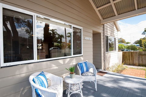 Harrys House 19 Achilles Street - Accommodation Bookings 3