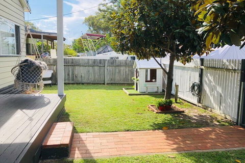 Harrys House 19 Achilles Street - Accommodation Bookings 5