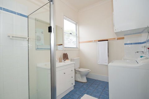 Harrys House 19 Achilles Street - Accommodation Bookings 1
