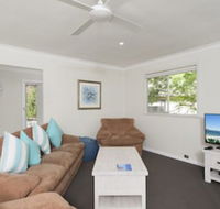 Box Beach Retreat 29 Essendene Road - Accommodation Bookings