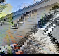 Pine Cottage 5A Nelson Street - Accommodation Bookings