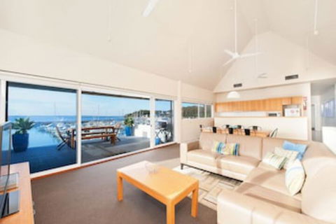 Crows Nest 6 Teramby Road DAlbora Marina - Accommodation Bookings 0