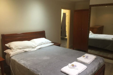Aussie Hotel - Accommodation Bookings 1