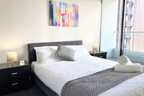 Ready Set On Coventry - Accommodation Bookings 3