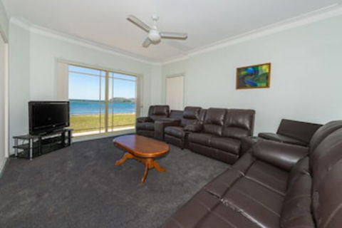 Cook St. 4 Salamander Bay - Accommodation Bookings 0