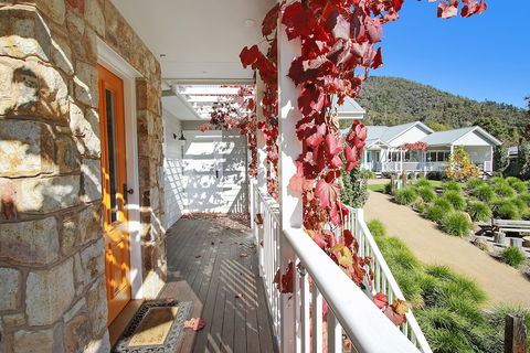 Autumn Home - Our Place At Bright - Accommodation Bookings 3