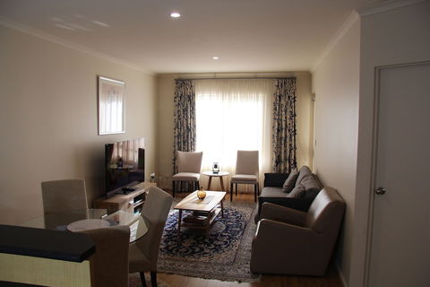 Adelaide City Apartment - 3BR, 2Bath & Carpark - Accommodation Bookings 2