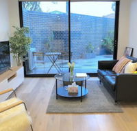 Pride Benleigh Apartment with Garden - Accommodation Bookings