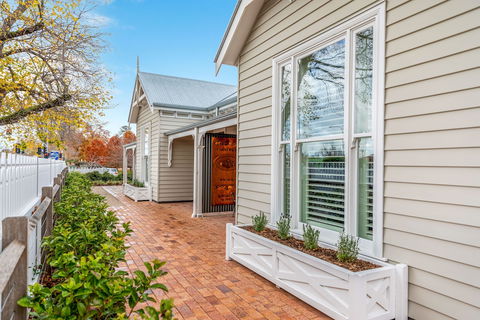 Grandview Accommodation - The Elm Tree Apartments - Accommodation Bookings 3