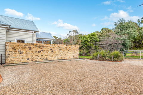 Grandview Accommodation - The Elm Tree Apartments - Accommodation Bookings 2