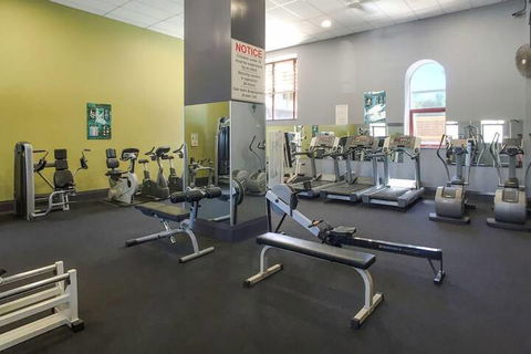 Ample Space In This 1 Bed Apt Also With Pool / Gym - Accommodation Bookings 6