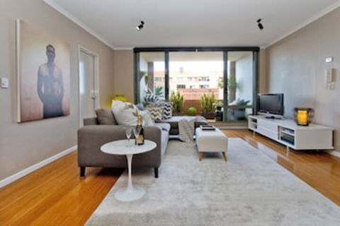 Ample Space In This 1 Bed Apt Also With Pool / Gym - Accommodation Bookings 0
