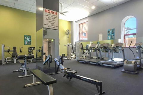 Ample Space In This 1 Bed Apt Also With Pool / Gym - Accommodation Bookings 7
