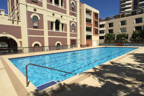 Ample Space In This 1 Bed Apt Also With Pool / Gym - Accommodation Bookings 3
