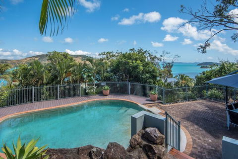 Heliconia 10 Newly Renovated House - Accommodation Bookings 4