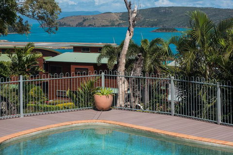 Heliconia 10 Newly Renovated House - Accommodation Bookings 1
