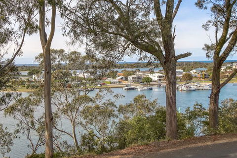 Four Seasons - Accommodation Bookings 1