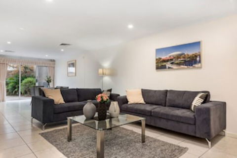 Adelaide Style Accommodation Near City - Accommodation Bookings 0