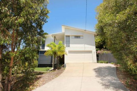 224 Centenary Heights Road Coolum Beach 500 Dollar Bond Linen Included - Accommodation Bookings 0