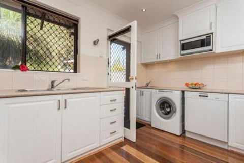 Attadale Excutive Villa - Accommodation Bookings 3