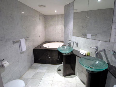 Sirocco 506 By G1 Holidays Two Bedroom Beachfront Apartment In Sirocco Resort - Accommodation Bookings 1