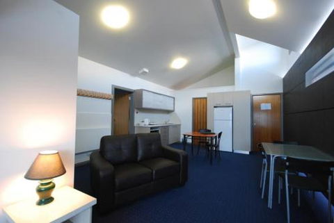 Alpine Heights 1 Bedroom Penthouse MHA - Accommodation Bookings 3
