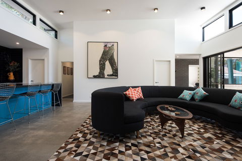 Arenas South - Accommodation Bookings 6
