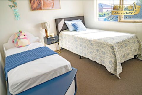 AUJOY 4 Bed Townhouse Glen Waverley - Accommodation Bookings 5