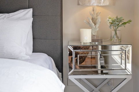 AUJOY 4 Bed Townhouse Glen Waverley - Accommodation Bookings 3