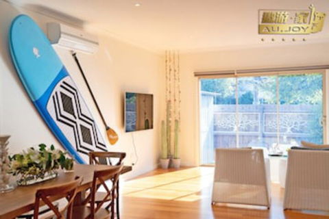 AUJOY 4 Bed Townhouse Glen Waverley - Accommodation Bookings 0