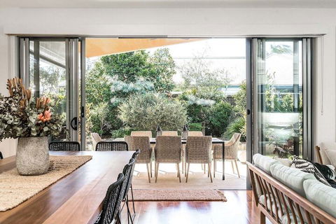 Shore Beats Work - Accommodation Bookings 3