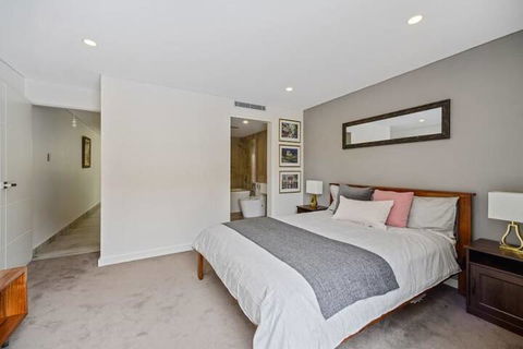 Luxurious New House Hidden Near Central CBD - Accommodation Bookings 7