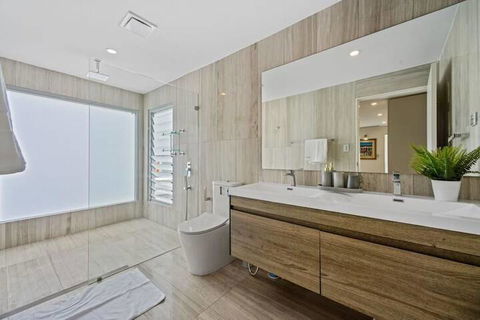 Luxurious New House Hidden Near Central CBD - Accommodation Bookings 6